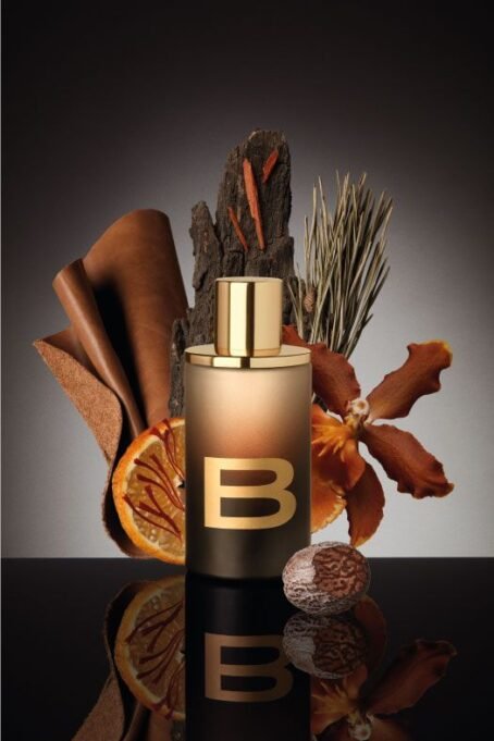 Bold Intense redefine la seducción con su elixir exclusivo y audaz. Una combinación única de azafrán, iris y oud deslumbra con su extroversión y osadía. Sus notas cálidas y poderosas cautivan los sentidos, creando una experiencia inolvidable.