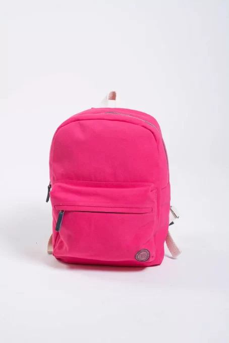 Mochila de lona 100% algodon, detalles en cuero, con divisi�n interna para pc y etiqueta de goma personalizada en bolsillo.